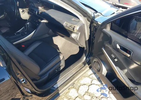 2018 Lexus Is 300 z USA, uszkodzony, nr VIN JTHBA1D29J5076293